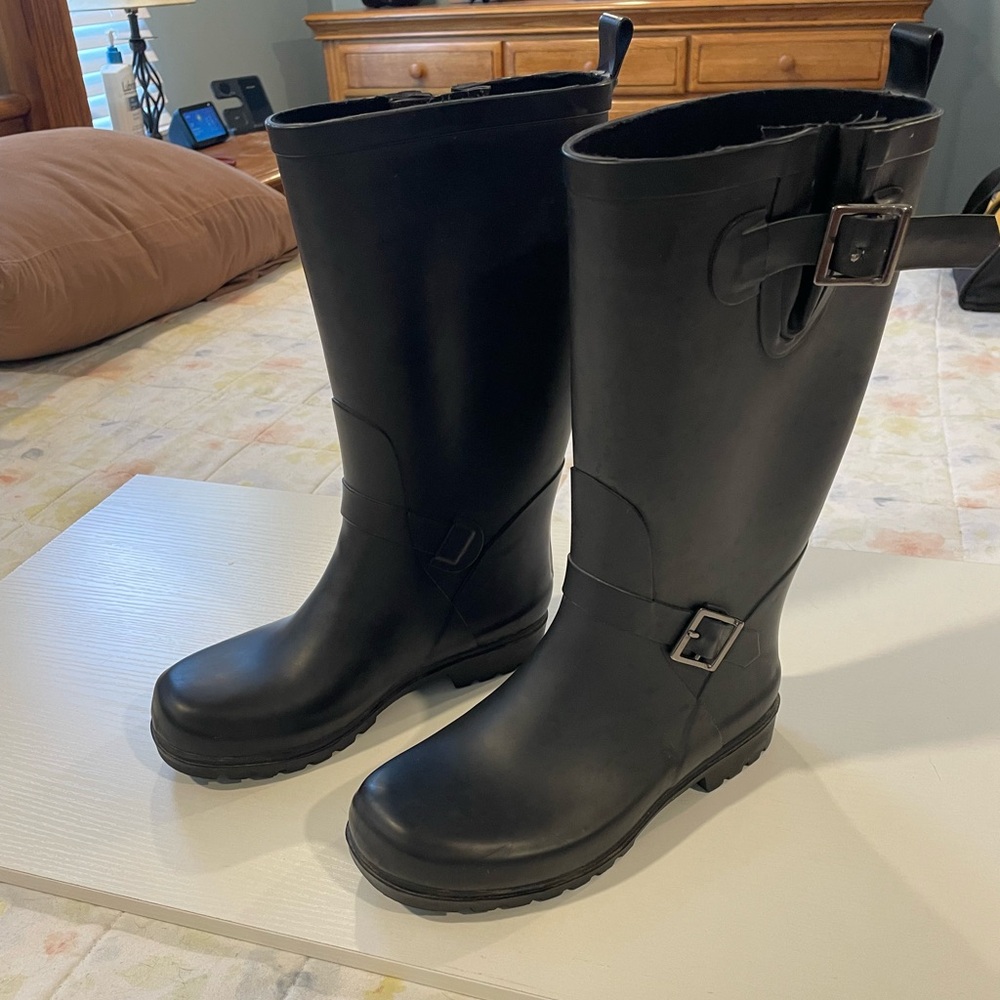 Rain boots